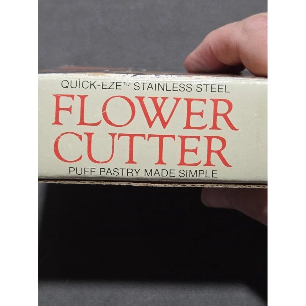 Vintage 1986 Bentson-West Quick-Eze Stainless Steel Flower Puff Pastry Cutter